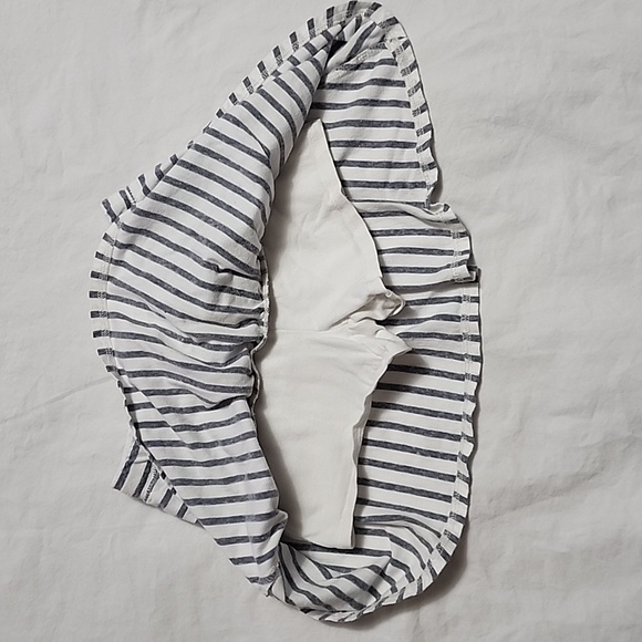 Cat & Jack gray and white striped skirt with built in shorts, 6/6X - Picture 4 of 5